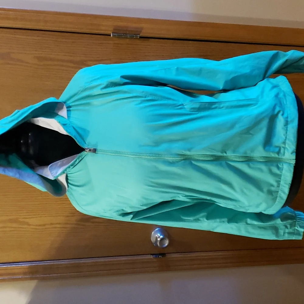 Rei lightweight green hooded full zip pocket jacket